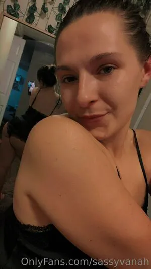 Sassyvanah Thumbnail Picture