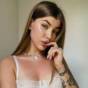 Scarlet Gentile Thumbnail Picture