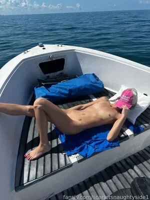 Scarletsnaughtyside1 Thumbnail Picture