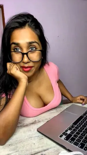 Scarlett M Rose Thumbnail Picture