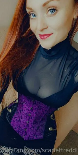 Scarlettredding Thumbnail Picture