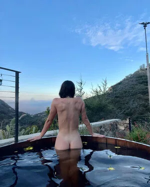 Scout Willis Thumbnail Picture