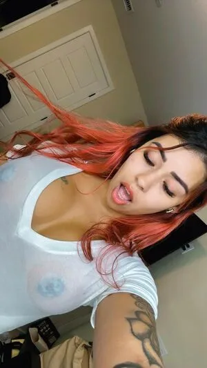 Secretyvette Thumbnail Picture