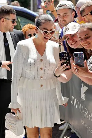 Selena Gomez OnlyFans Leaked Free Thumbnail Picture - #4O2dIk8avB