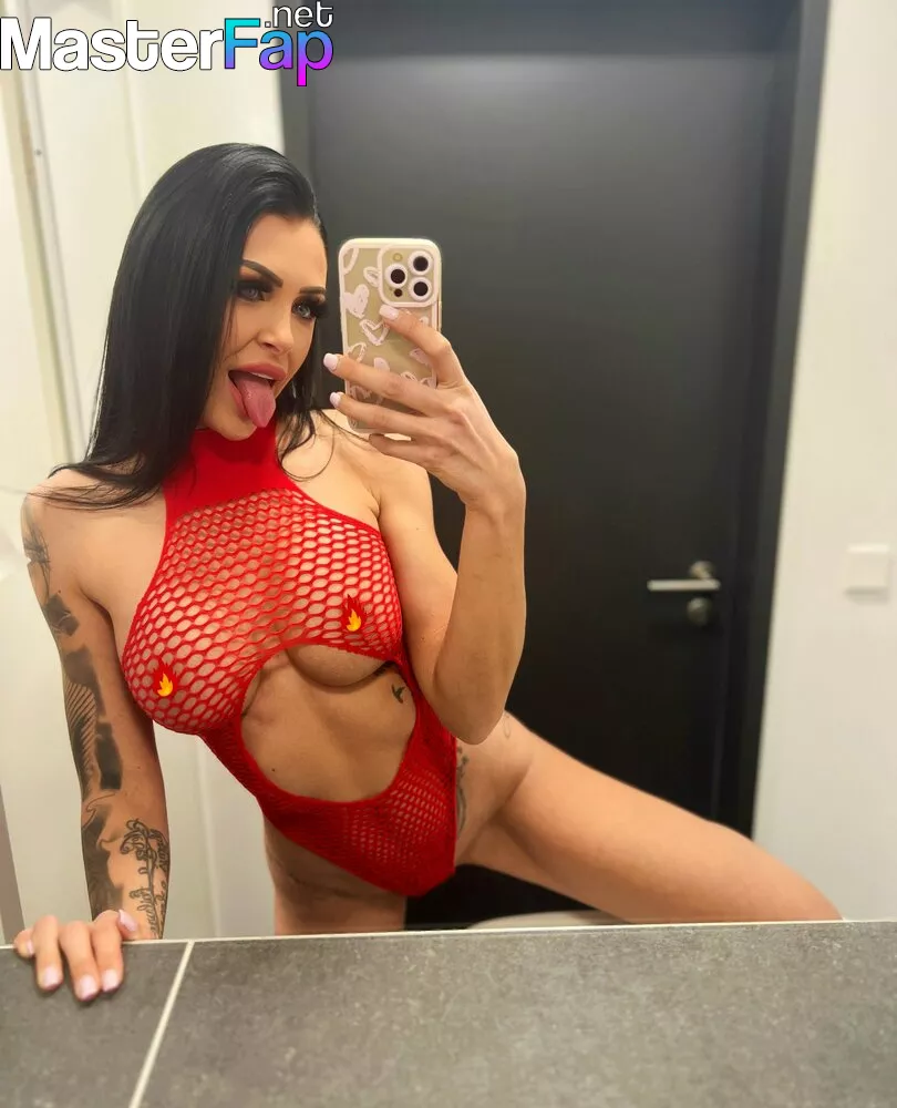 Selina fox nude