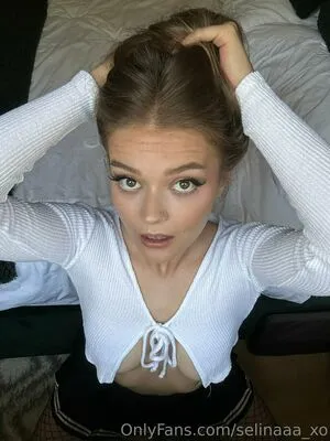 Selinaaa Xox Thumbnail Picture