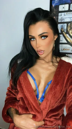 Selinafox Free Thumbnail Picture