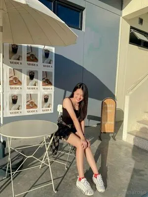 Serennarose OnlyFans Leaked Free Thumbnail Picture - #PiixTyNREe