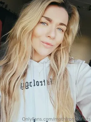 Session Moth Martina OnlyFans Leaked Free Thumbnail Picture - #ljwHADOUP4