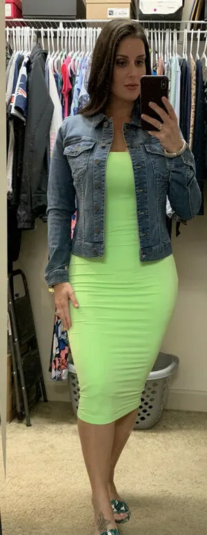 Sexy Wife Thumbnail Picture