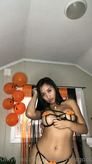 Sexybutgoodgirl Profile Thumbnail