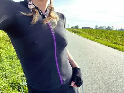 Sexycycliste Thumbnail Picture