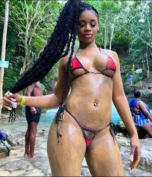 Sexyredd Thumbnail Picture