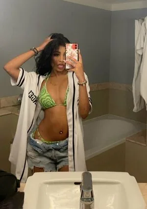 Shakira Bash Thumbnail Picture