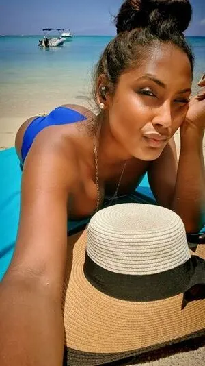 Shaniadina Thumbnail Picture