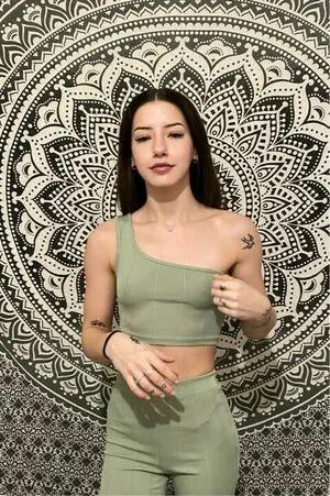 Shannon Thumbnail Picture