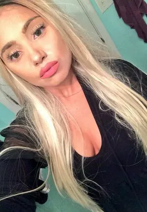 Shari G Thumbnail Picture