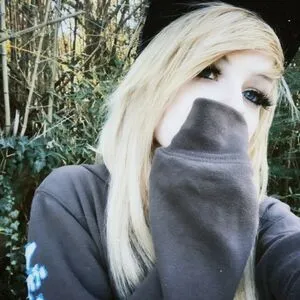 Shauna Dean Cokeland Thumbnail Picture