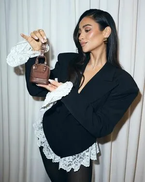 Shay Mitchell OnlyFans Leaked Free Thumbnail Picture - #1LTsuyMZb3