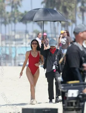Shay Mitchell OnlyFans Leaked Free Thumbnail Picture - #3KeR51vEpZ