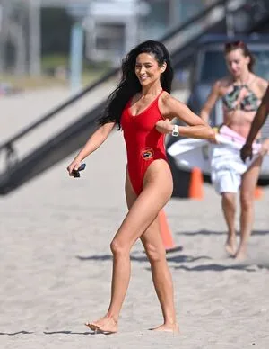 Shay Mitchell OnlyFans Leaked Free Thumbnail Picture - #dSL1rwwwUA