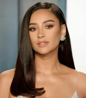 Shay Mitchell OnlyFans Leaked Free Thumbnail Picture - #m1nqzadoT6