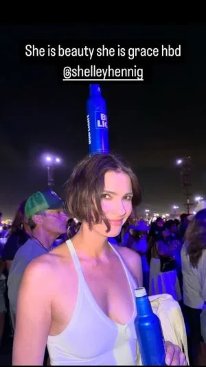 Shelley Hennig Profile Thumbnail