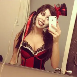 Shoeonhead Thumbnail Picture