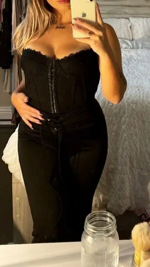 Shortnsweeeeet Thumbnail Picture