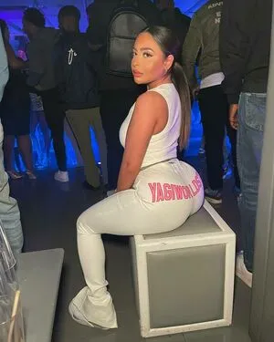 Shortyrosita Thumbnail Picture