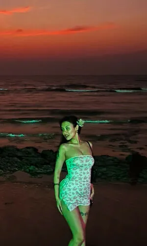 Shradhaa Thumbnail Picture