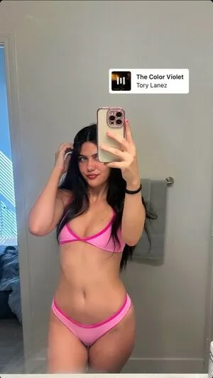 Shye Lilly Thumbnail Picture