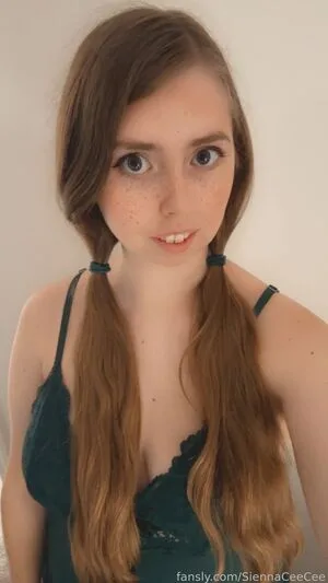 Siennaceecee OnlyFans Leaked Free Thumbnail Picture - #RXymNN5XlN