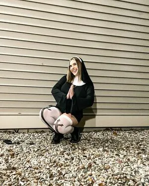 Sierra Bellingar OnlyFans Leaked Free Thumbnail Picture - #MBAIswea7K