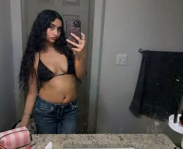 Simmarss OnlyFans Leaked Free Thumbnail Picture - #Q9bFC4qucG