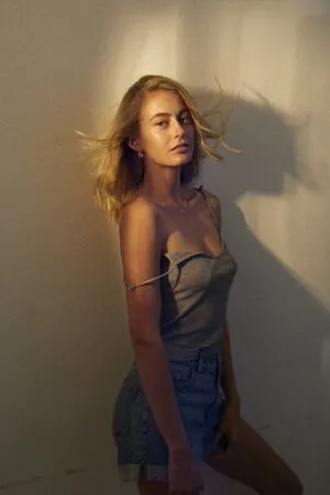 Simona Hartl Gntm Thumbnail Picture