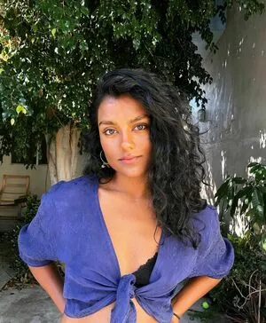 Simone Ashley OnlyFans Leaked Free Thumbnail Picture - #FNjah34ldH