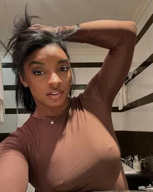 Simone Biles Thumbnail Picture
