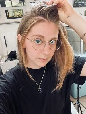 Simone Giertz OnlyFans Leaked Free Thumbnail Picture - #L8wVqd9rdD