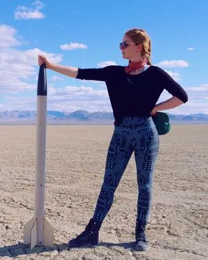 Simone Giertz OnlyFans Leaked Free Thumbnail Picture - #NJeJMuYKEJ