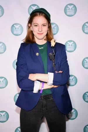Simone Giertz OnlyFans Leaked Free Thumbnail Picture - #iBCtSo3f8x
