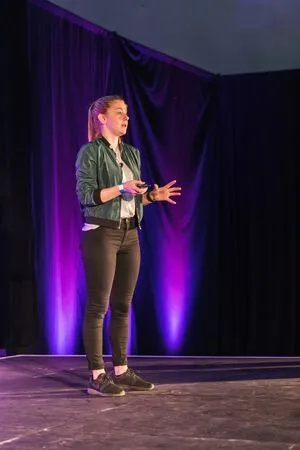 Simone Giertz OnlyFans Leaked Free Thumbnail Picture - #sml8QgBydO