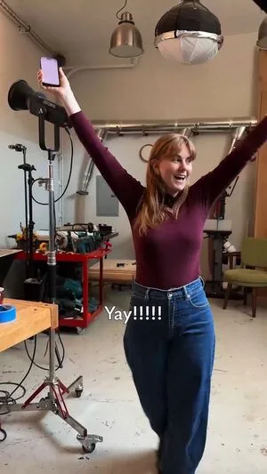 Simone Giertz OnlyFans Leaked Free Thumbnail Picture - #yitC6MxYba