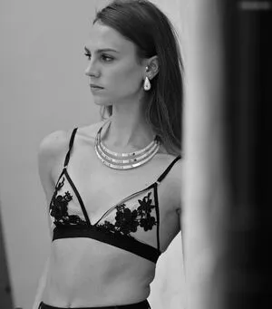 Simone Kowalski Thumbnail Picture