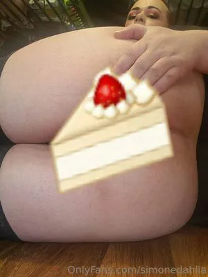Simonedahlia OnlyFans Leaked Free Thumbnail Picture - #e6XCcSy7nZ