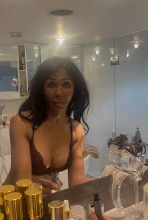 Sinitta OnlyFans Leaked Free Thumbnail Picture - #ZPtXIo5a8c