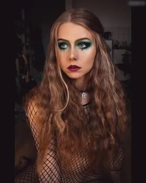 Sira Busch Omnomnomknusper Thumbnail Picture