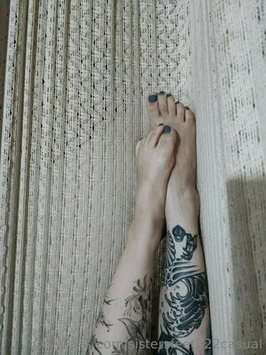 Sistersfeet822casual Thumbnail Picture