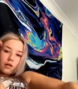 Sjsjeuejdb Thumbnail Picture