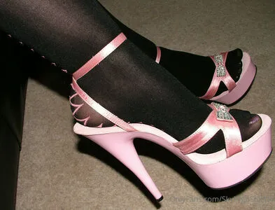 Skyhighstiletto Thumbnail Picture